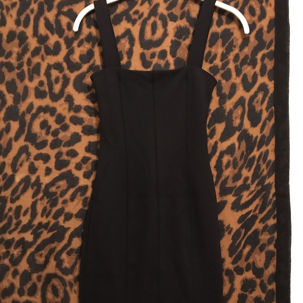 Bodycon Black Dress Straight neckline